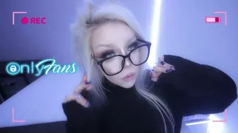 ASMR FINGER LICKING! | YouTuber | Twitch Streamer | | Amy B