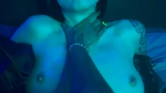 Giving my girlfriend an erotic massage (for the ASMR lovers)