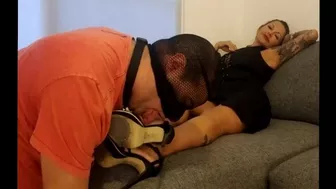 Slave Licks Dom´s Highheels and Sexy Feet, Dom Pisses on Slave to Reward