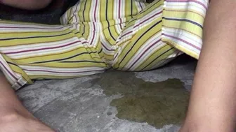 Feet Crazy Girl Masturbate and Pee on Public Street-public Exhibitionist