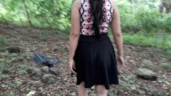 Sexo en el bosque con mi novia, la lleno de leche