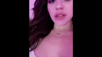 Step-Aunt Savvy Has To Fuck You! Sexting Session