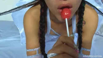 I found this video in which my boyfriend exchanged my candy for his rich cock ...