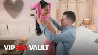 How To Lose Your Virginity Tutorial With Sexy Latina Apolonia Lapiedra - VIP SEX VAULT