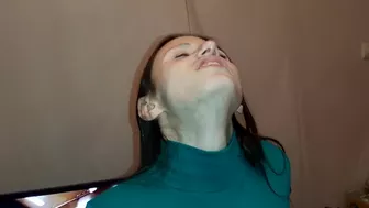 My girlfriend rubs my leg and cums in clothes - Lesbian_illusion