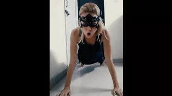 Tik Tok Stripping Push-ups training