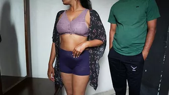 පොඩි පොලු වලට ආස ලොකුපුංචි Sri Lankan New Sex make Cum on Her Body after fuck with her