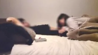 【個人撮影】寝ようとしたところ大学生彼女のフェラで昇天して着衣でそのまま挿入中出し /生ハメ/耳舐め/ハメ撮り/リアル