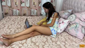 She loves playing chess so much that she didn't notice the dick in her holes - Anal creampie