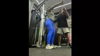 This hottie from the gym is very unfaithful ‍ her boyfriend is on a trip and she does this