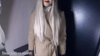 Amateur babe returned home and immediately started sucking dick - blowjob