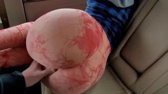 My Yoga Instructor Picked Me Up and I Let Him Play with My Big Ass in Leggings