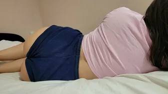 Sharing a Bed with My Gorgeous Stepsister and She Lets Me Free Use Her while Playing on Phone