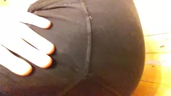 RUBBING MY WET PUSSY AND FARTING IN YOUR FACE