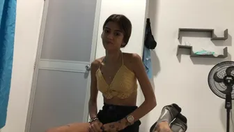 Horny stepsister eagerly asks to suck her stepbrother's cock - TUflacasex