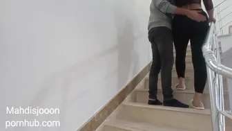 شهوتی‌ترین سکس ایرانی با زن شوهردار همسایه تو راه پله ساختمان کردمش (داستانی پر از مکالمه فارسی)