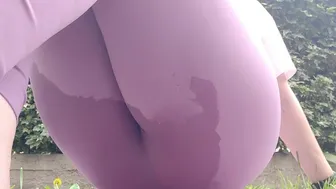 In a park full of people, your friend gets her tight leggings completely wet in hot pee