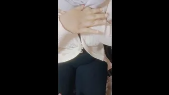 Viral-Hijab mendesah ke enakan saat di entot