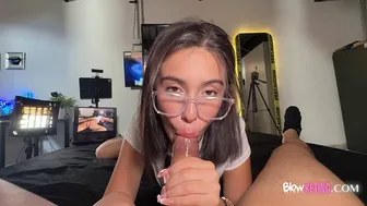 Hot college girl comes to my room and I cum on her face.