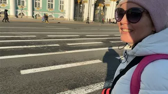 I stedet for en gåtur trak han mig for at kneppe på hotellet - POV - cum in fisse