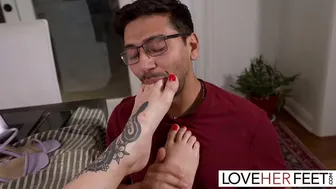 Raven Lane Gives A Sensual Blowjob Before Stripping And Playing More