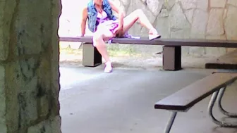 caught sexy milf at park and almost got caught as i nut in her pussy