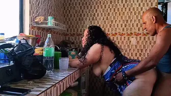 I seduce my brother-in-law with my ass so that he ends up giving me a good and rich fuck with his big cock