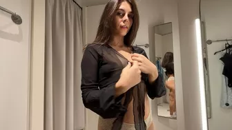 Fucked with a stranger in the fitting room while my boyfriend was at work